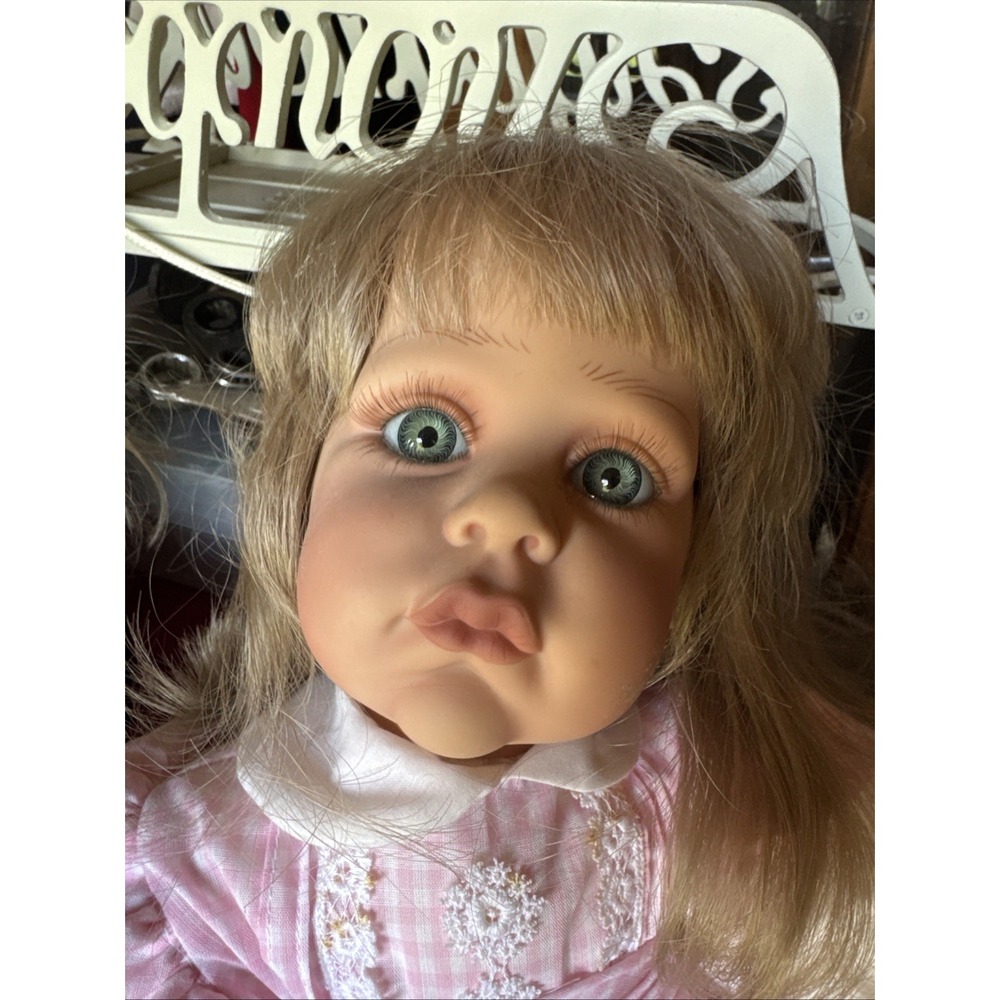Vintage Fayzah Spanos Sitting Vinyl Doll LE #152/2yrs 28 in 1992 RARE - Picture 2 of 14